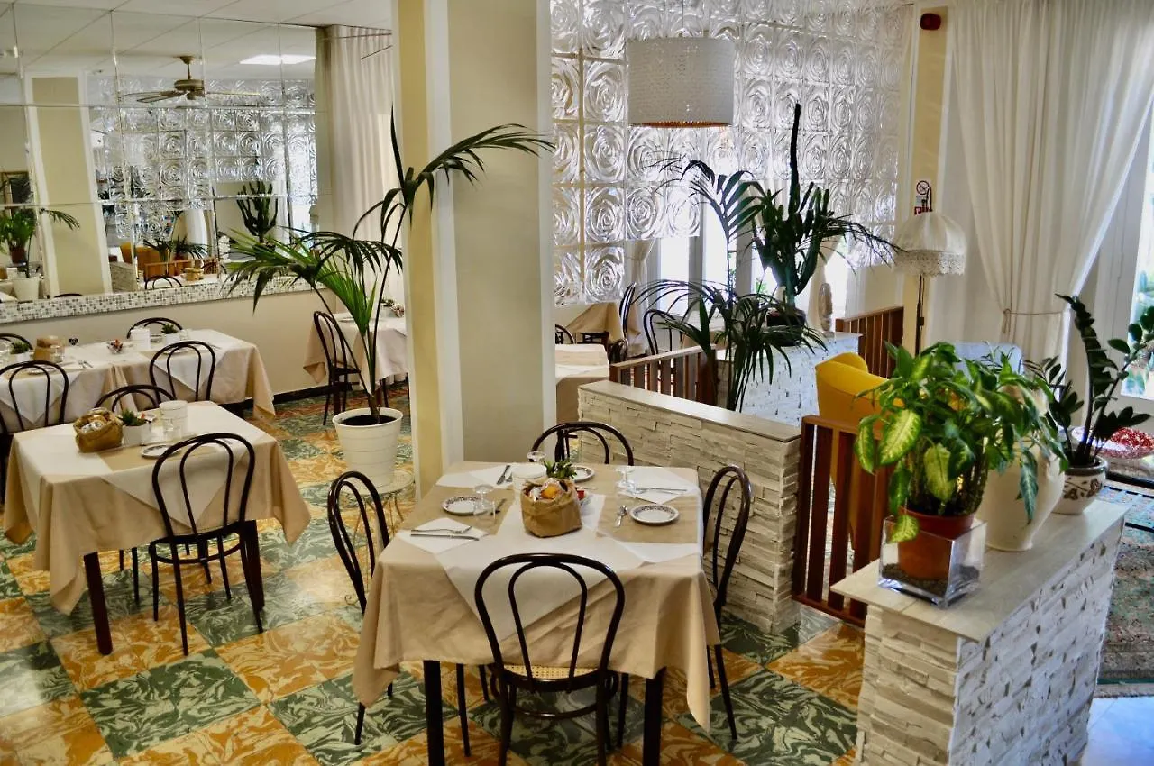 Hotel Corallo Garni Cattolica 3*,