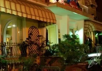 Hotel Corallo Garni Cattolica 3*,