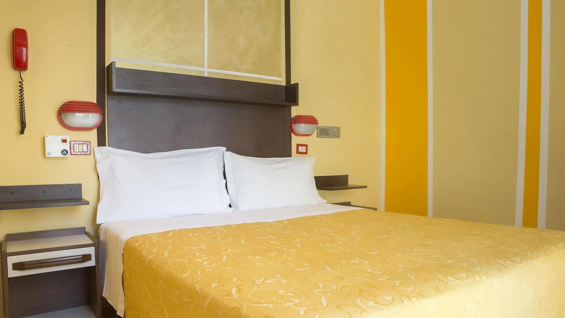 Hotel Corallo Garni Cattolica 3*,